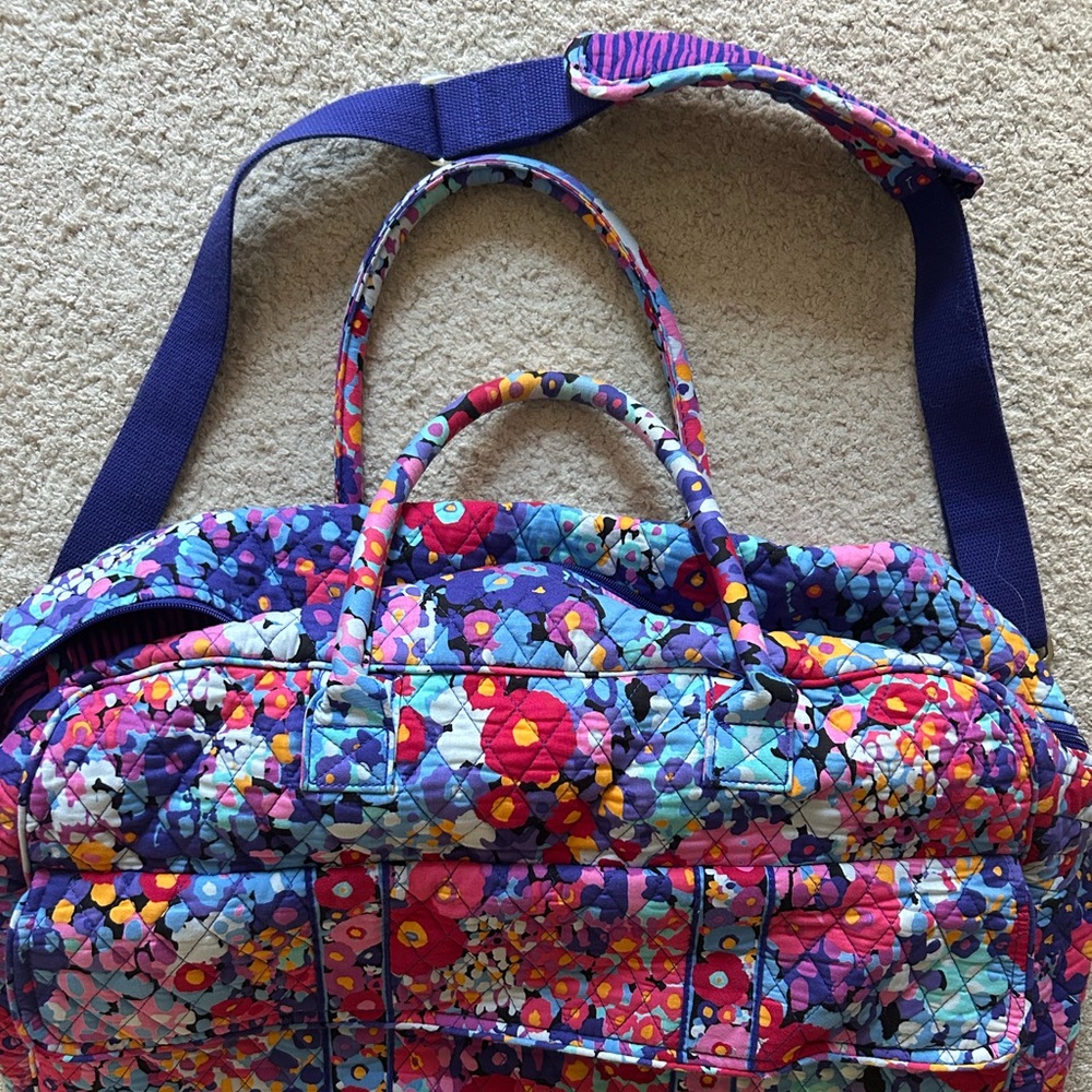 Vera Bradley Red and Pink Quilted Travel Bag poppies Duffle Large tote bag Strap
